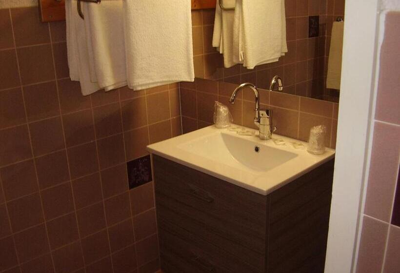 חדר סטנדרט לארבעה, Le Connetable