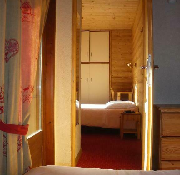 Standard Neljän Hengen Huone, Le Grand Tetras