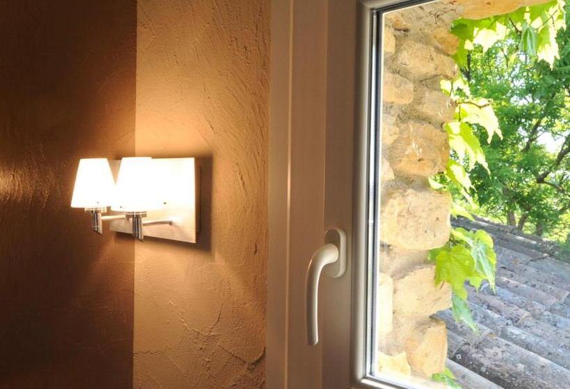 اتاق استاندارد با چشمانداز باغ, Le Mas Des Aigras Hôtel De Charme En Provence