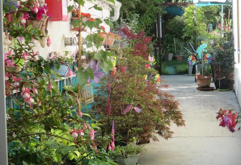 Семейный Номер Совместный Санузел, Le Parisien