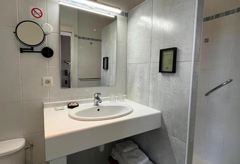 غرفة كومفورت ثلاثية, Hôtel Le Patio   Deauville