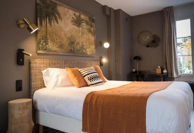Comfort Kolmen Hengen Huone, Hôtel Le Patio Deauville
