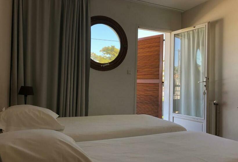 ガーデンビュースタンダードルーム, Le Pavillon Bleu