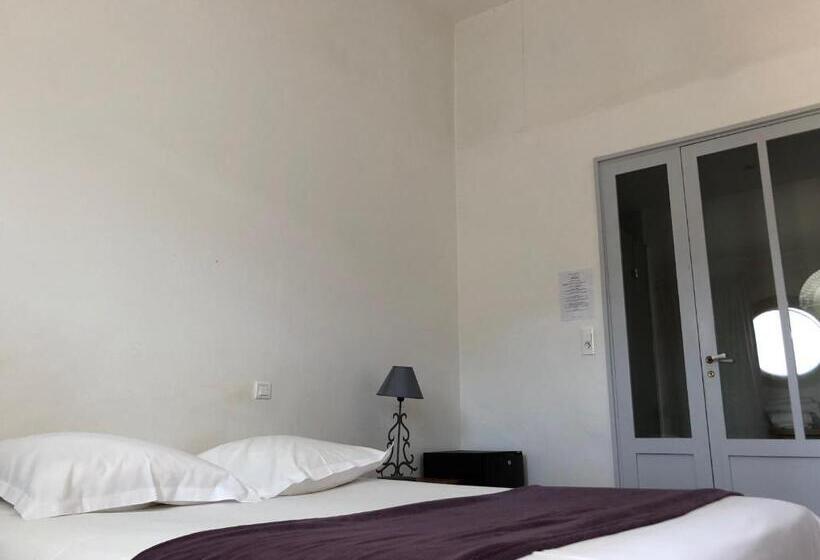 スタンダードトリプルルーム, Le Pavillon Bleu