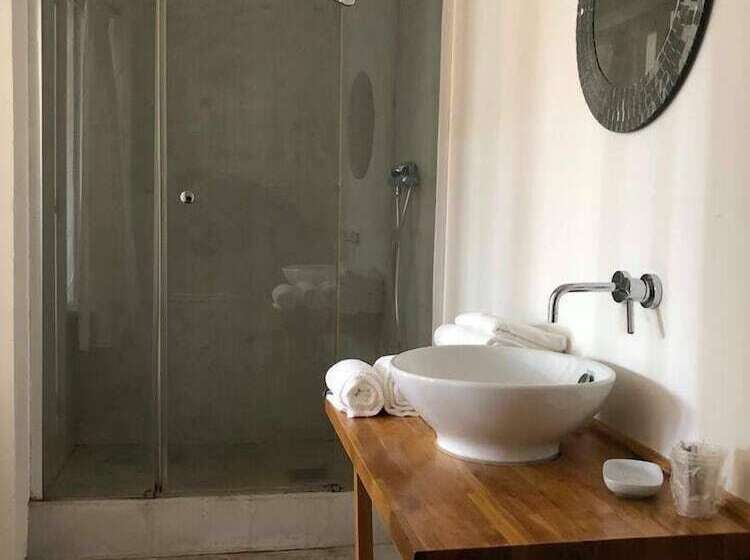 スタンダードトリプルルーム, Le Pavillon Bleu