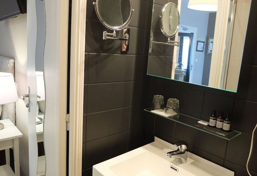 スタンダードトリプルルーム, Aux Temps D Em