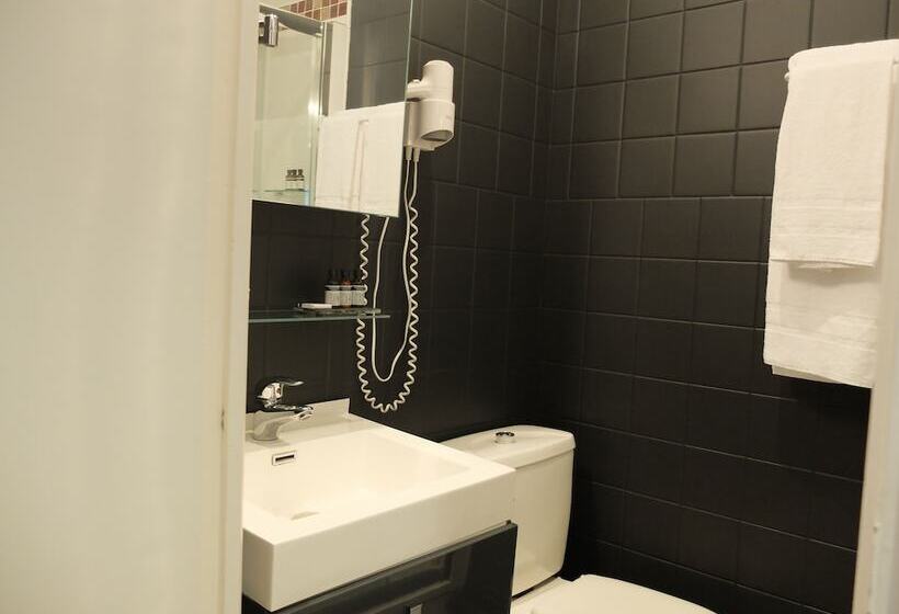 スタンダードトリプルルーム, Aux Temps D Em