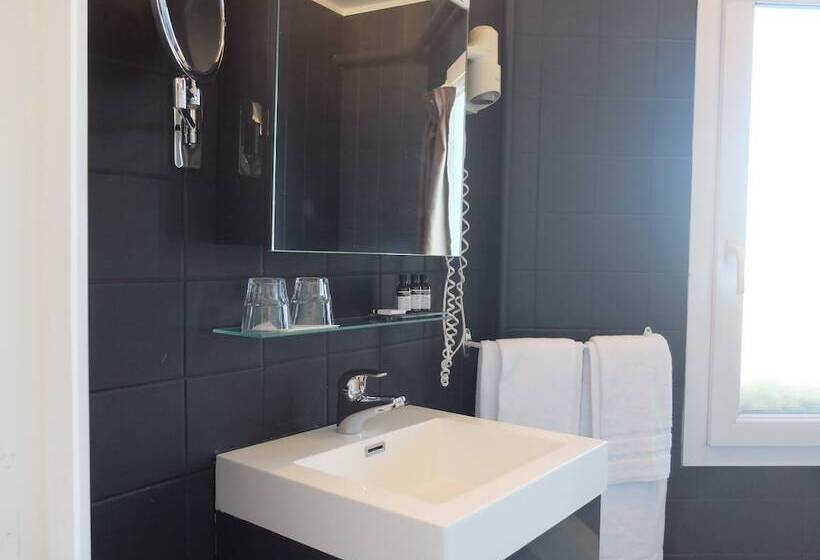 スタンダードルーム, Aux Temps D Em