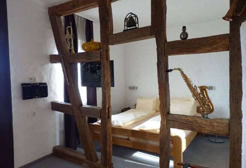 Студия Стандарт, Altstadt Hotel Gelnhausen