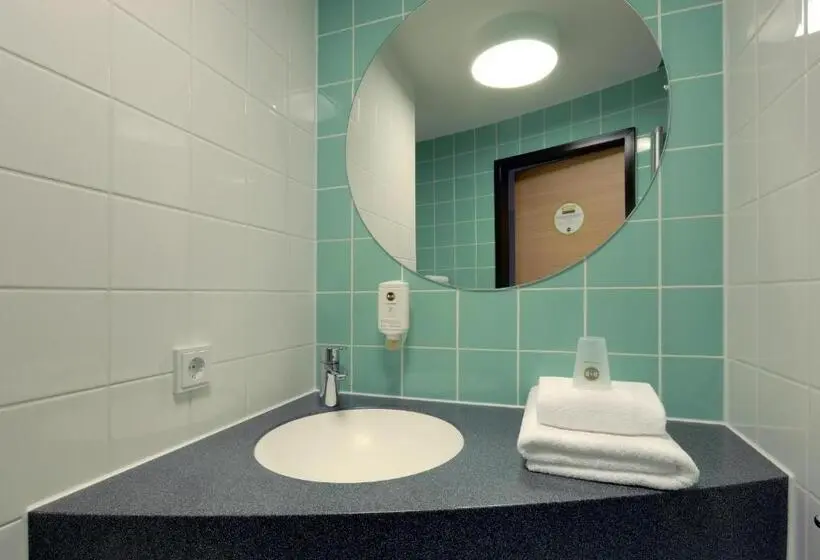 Perhehuone, B&b Hotel Oldenburg