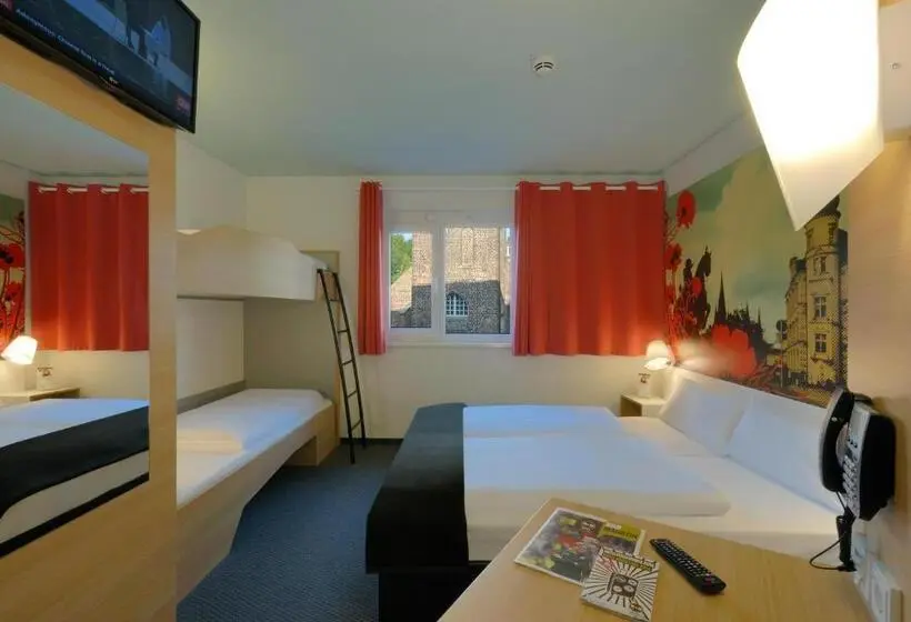 Perhehuone, B&b Hotel Oldenburg