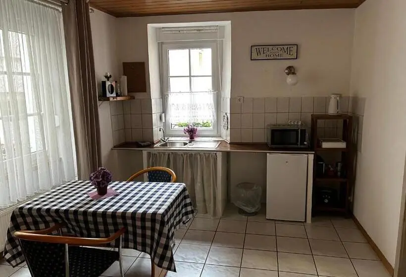 スタンダードスタジオ, City B&b Cochem