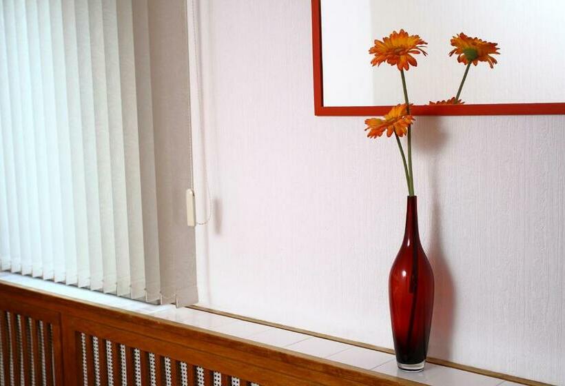 이코노미 싱글 룸, Restaurant Wanders