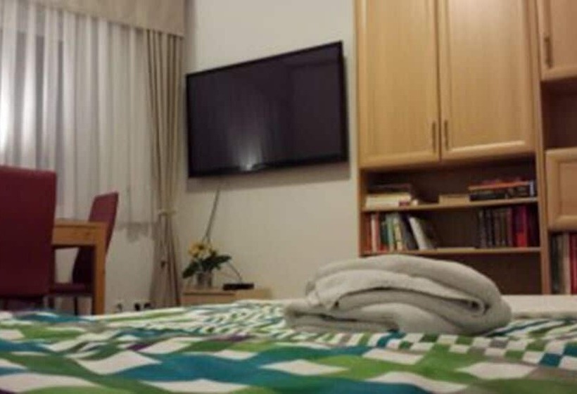 Quarto Standard Casa de Banho Partilhada, Aaron Privatunterkunft