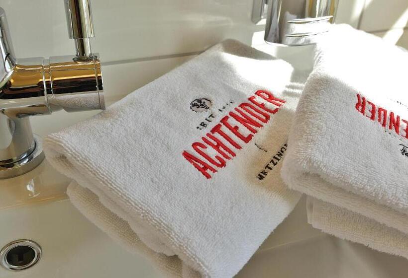 基本间, Achtender