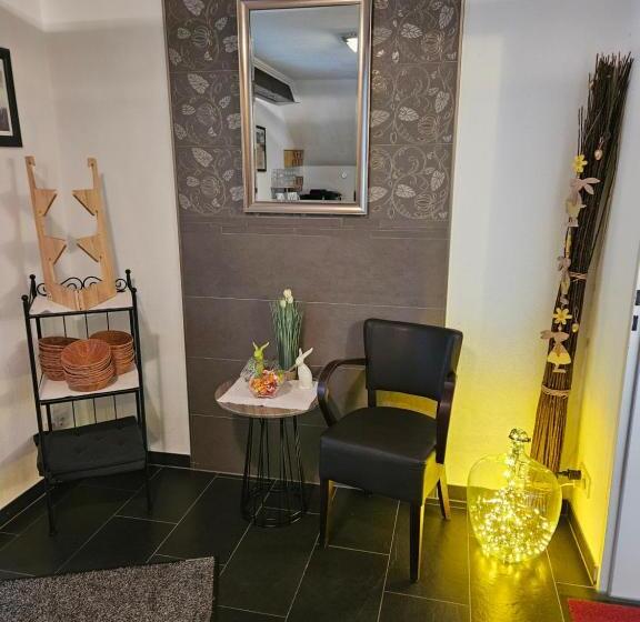 スタンダードルーム, Alt Cues