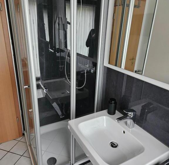 スタンダードルーム, Alt Cues