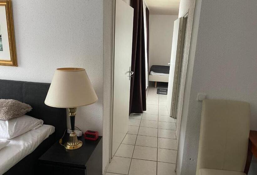 家庭间, Am Wildpark