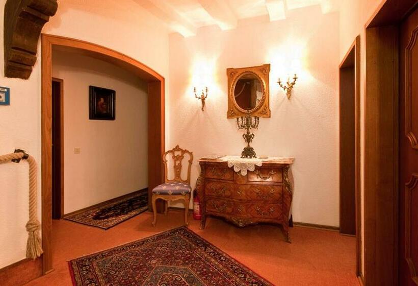 스탠다드 룸, Burg