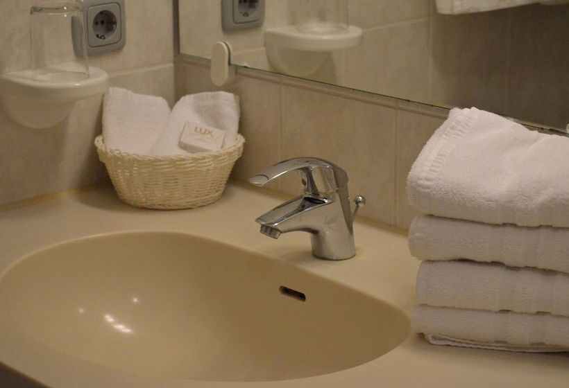 디럭스 룸, Dein Franz