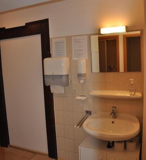 Quarto Standard Casa de Banho Partilhada, Gästehaus Der Katholischen Akademie
