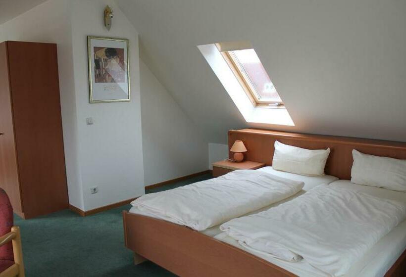 חדר סטנדרט לארבעה, Ideal