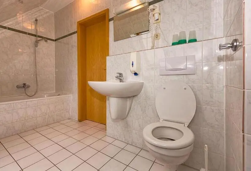 اتاق استاندارد سه نفره, Ideal