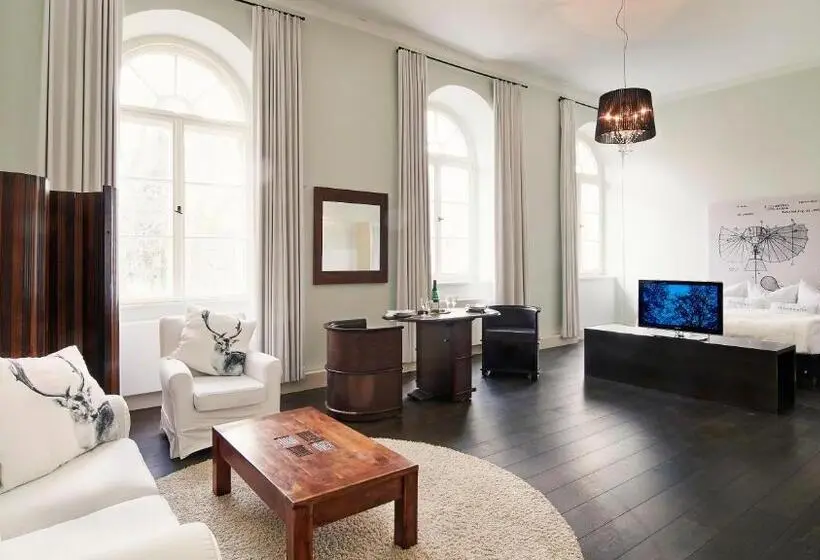 デラックスジュニアスイート, Kavaliershaus Schloß Blücher Am Finckenersee
