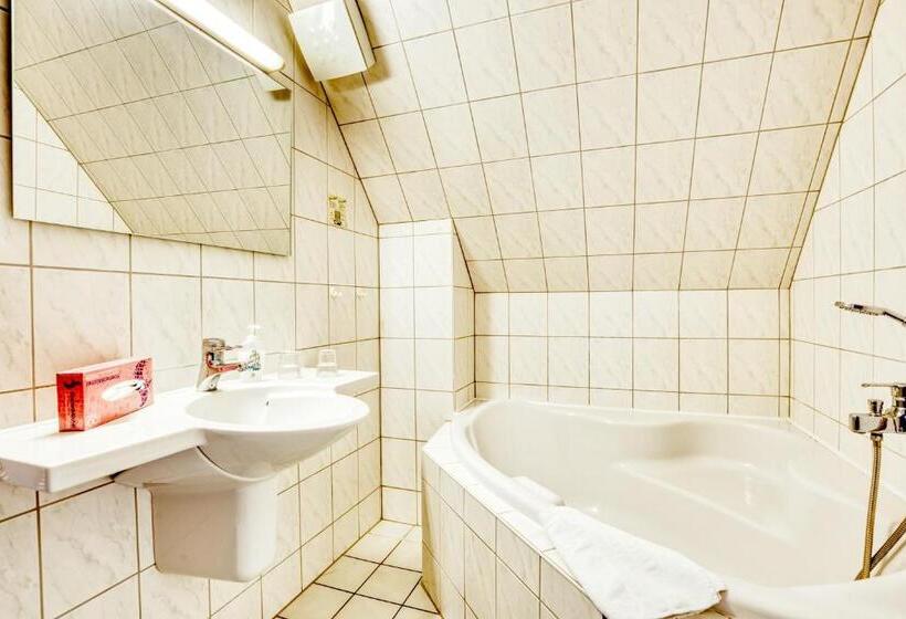 חדר אקונומי, Kiebitz An Der Ostsee