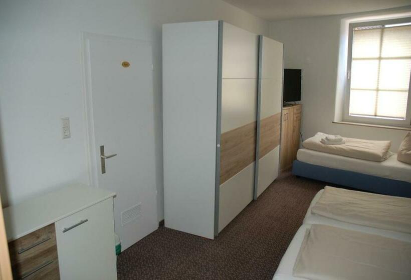 Номер Стандарт Трехместный, Kurfürst Garni