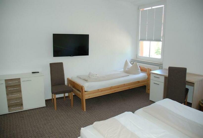 חדר סטנדרט לשלושה, Kurfürst Garni