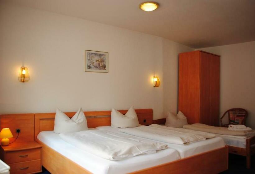 חדר סטנדרט לשלושה, Kurfürst Garni