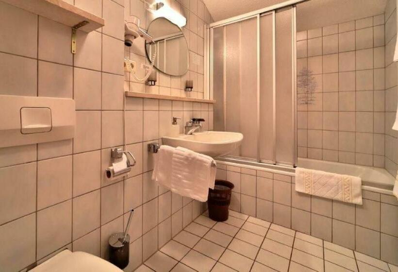 ファミリールーム, Kurpark