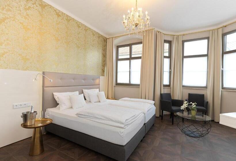 Полулюкс Повышенной Комфортности, Lodner Hotel Drei Mohren