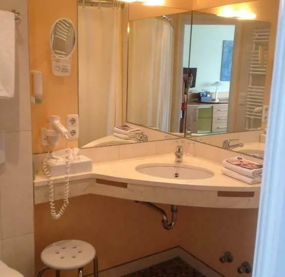 バルコニー付きスタンダードルーム, Nordseehotel Benser Hof Am Hafen