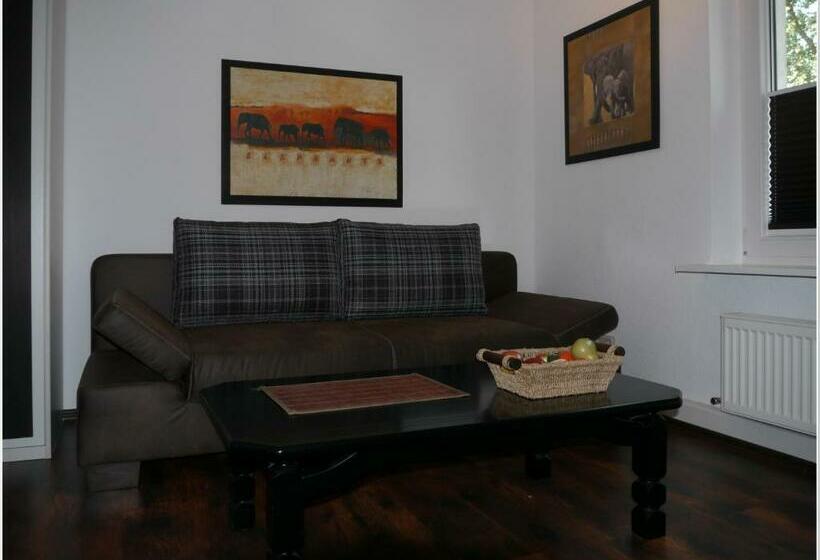 スイート, Oma's Küche & Quartier