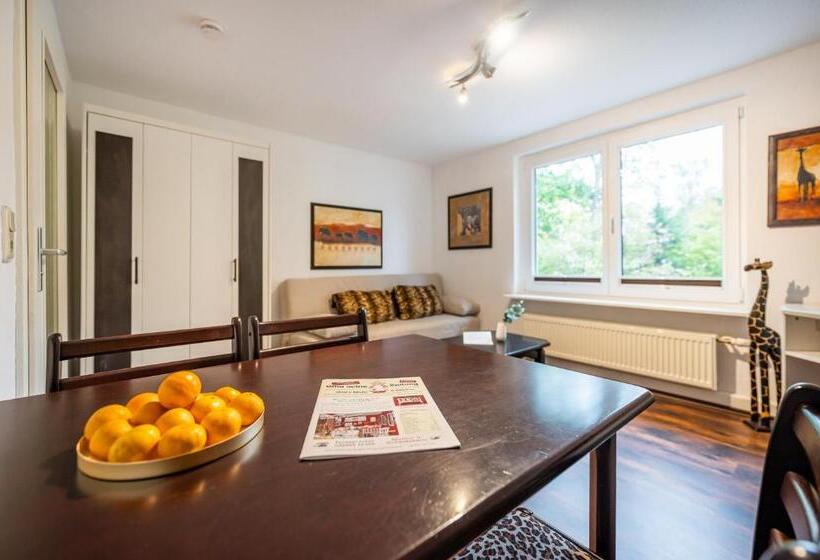 スイート, Oma's Küche & Quartier