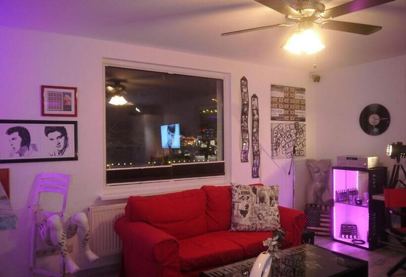 ジュニアスイート, Oma's Küche & Quartier