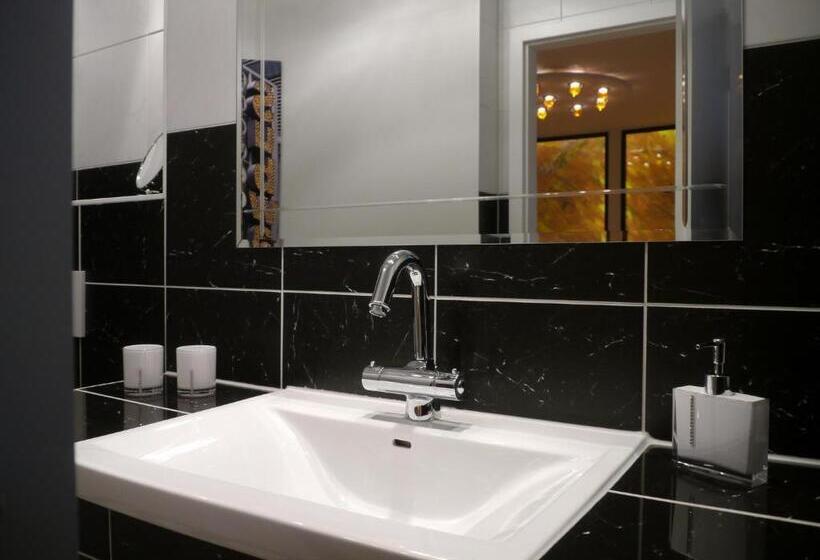 スタンダードルーム, Oma's Küche & Quartier