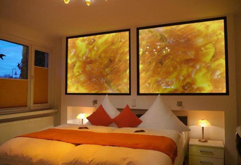 スタンダードルーム, Oma's Küche & Quartier