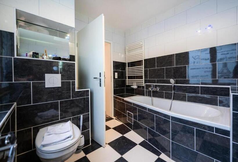 スタンダードルーム, Oma's Küche & Quartier