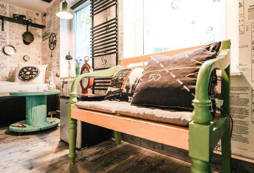 スタンダードシングルルーム, Oma's Küche & Quartier