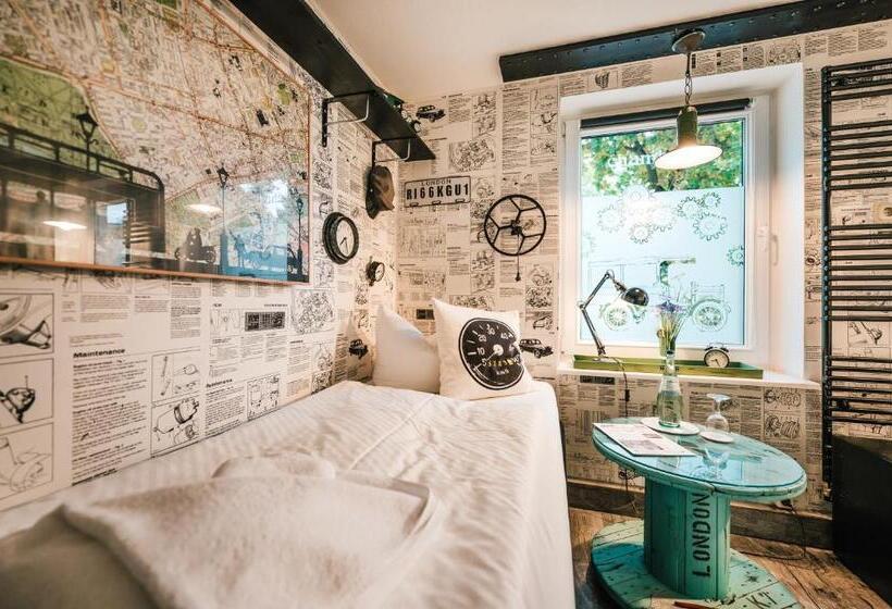 スタンダードシングルルーム, Oma's Küche & Quartier