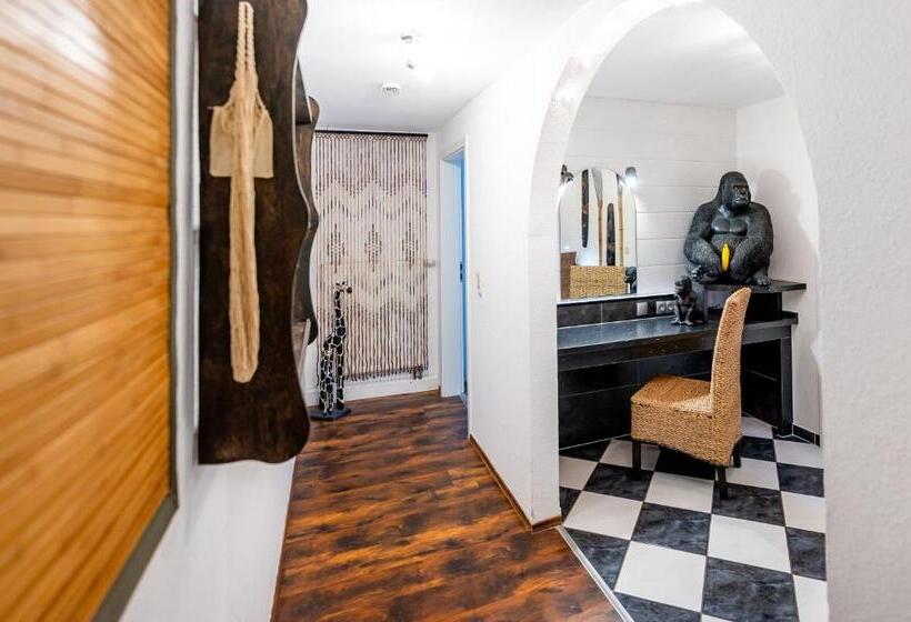 スイート, Oma's Küche & Quartier