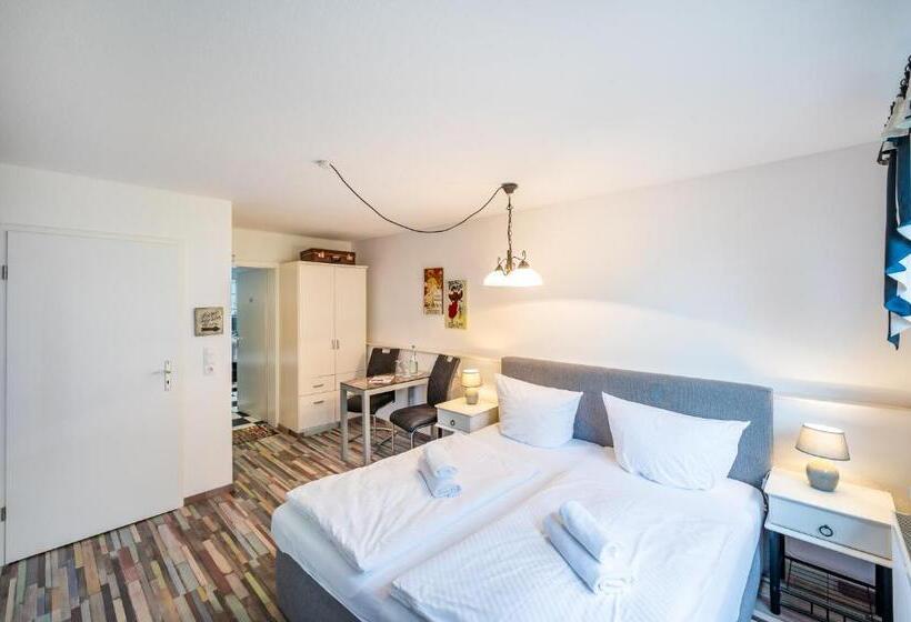 スタンダードルーム, Oma's Küche & Quartier