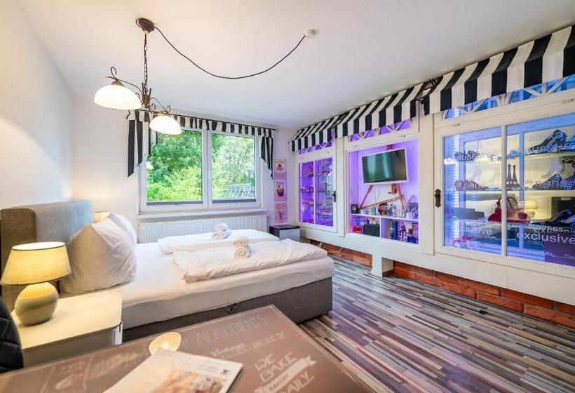 スタンダードルーム, Oma's Küche & Quartier