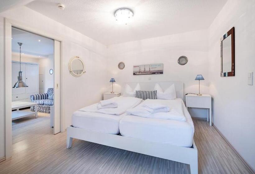 Люкс, Oma's Küche & Quartier