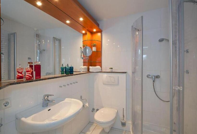 غرفة سوبيريور مطلّة علي البحر, Rungholt