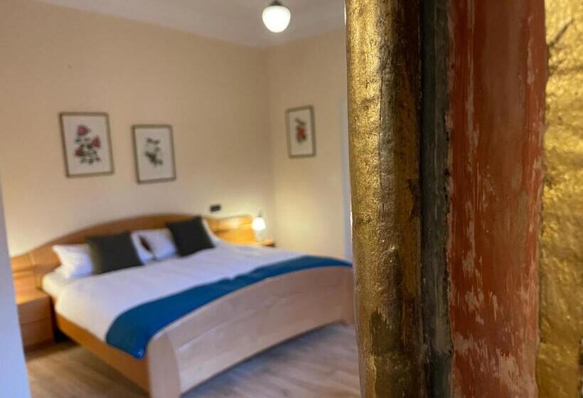 Номер Стандарт, Schloss Zell