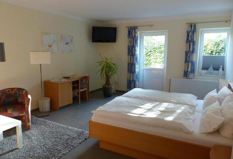 חדר משפחתי, Strand